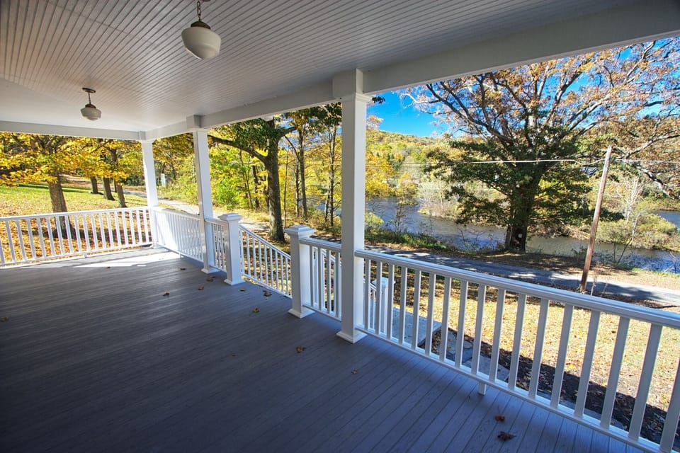 Riverhouse porch