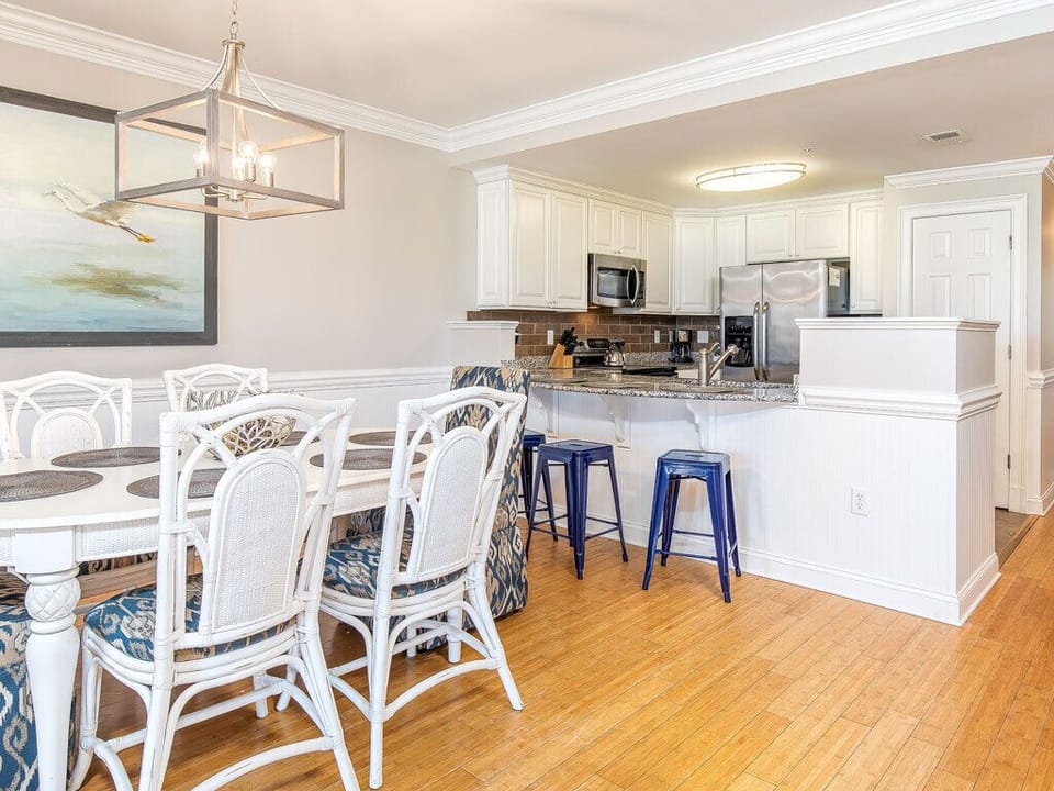 Breakfast Bar Seating for 3