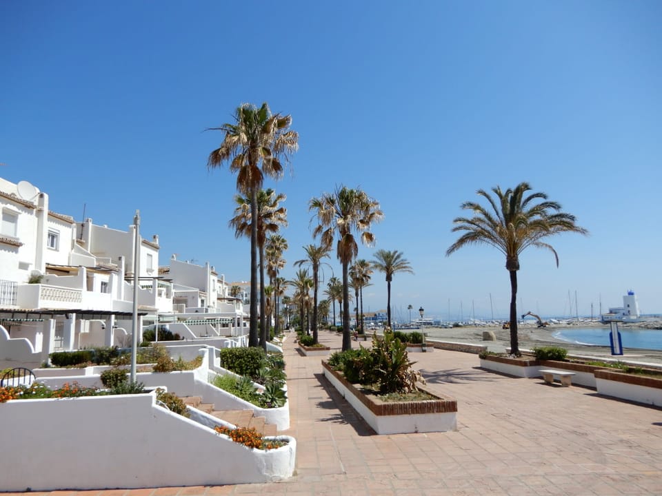 Beach side development. Apartment in Los Flamencos next to port and beach.
