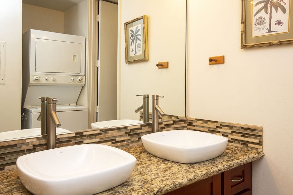Sands of Kahana 318 Guest Bathroom