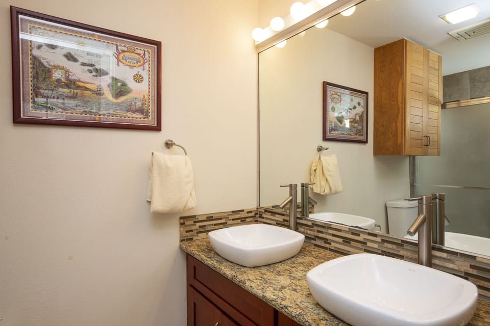 Sands of Kahana 318 Master Bathroom