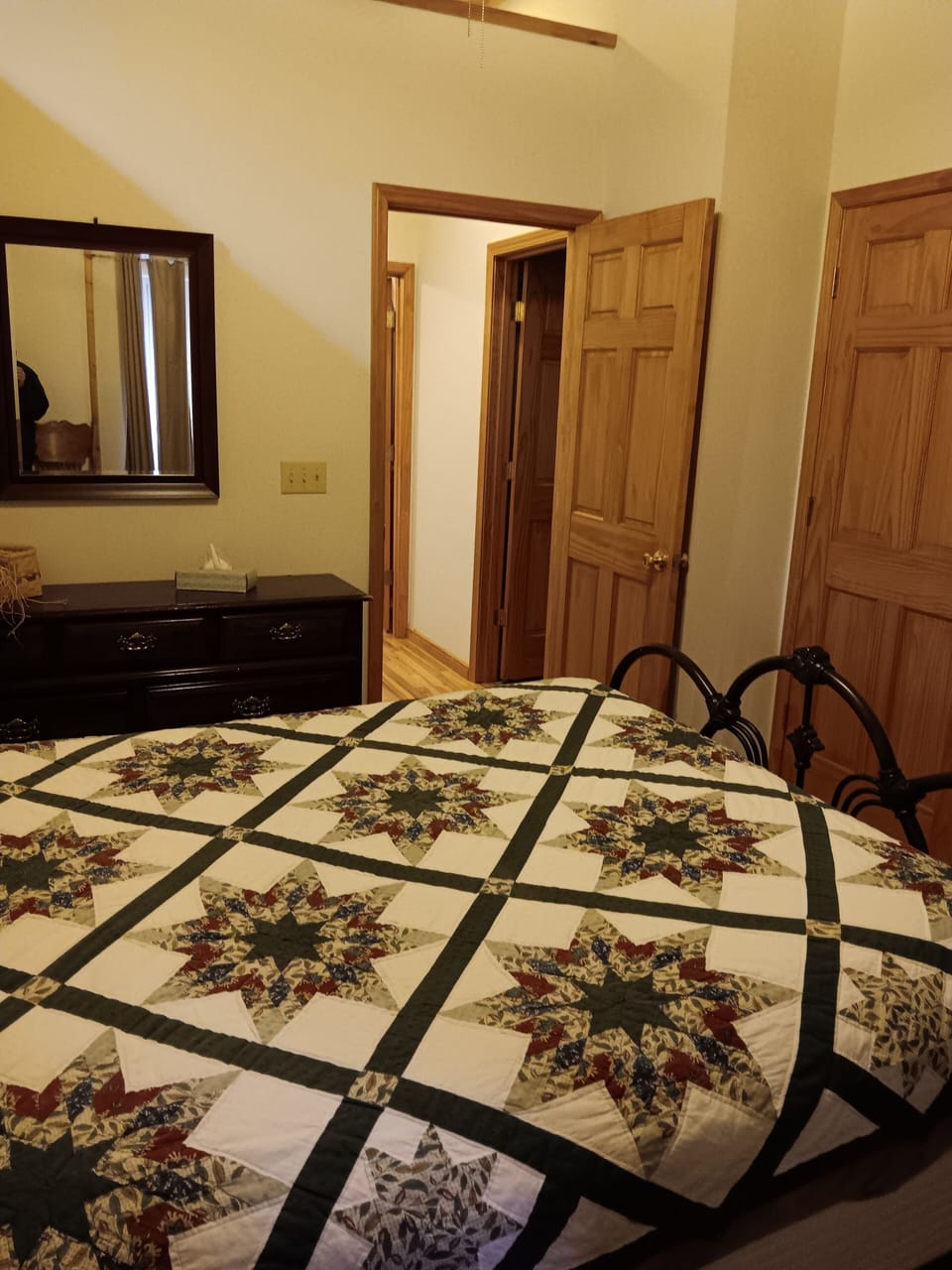 queen beds in both bedrooms