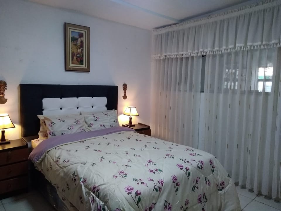 Double Room, 1 Double Bed, Non Smoking | Blackout drapes, iron/ironing board, free WiFi, bed sheets