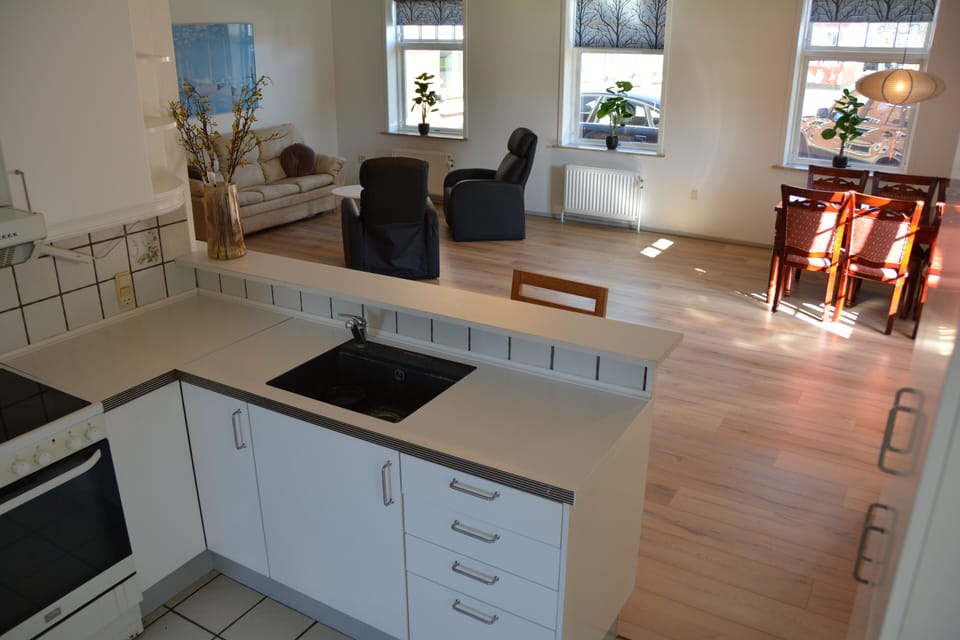 Classic Apartment | Free WiFi, bed sheets