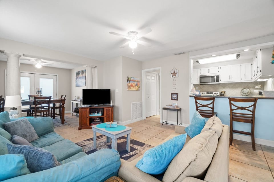Living room -this pic depicts older living rm furniture. Pls see new detail pics