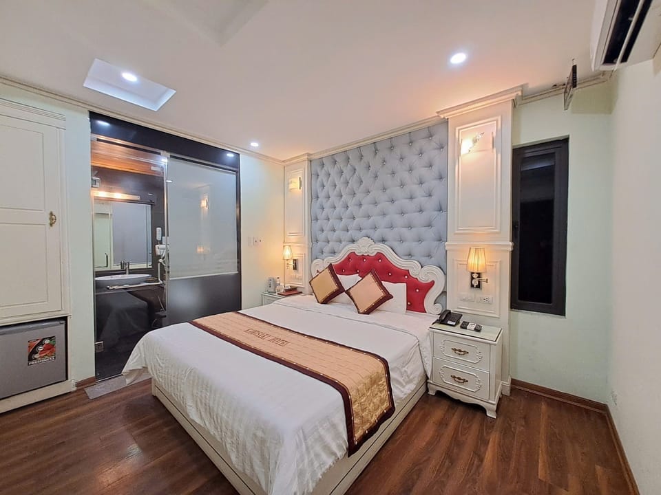 VIP Room 3 | Frette Italian sheets, premium bedding, down comforters, minibar