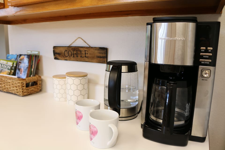 We have both a coffee pot and tea kettle to start the day off :)