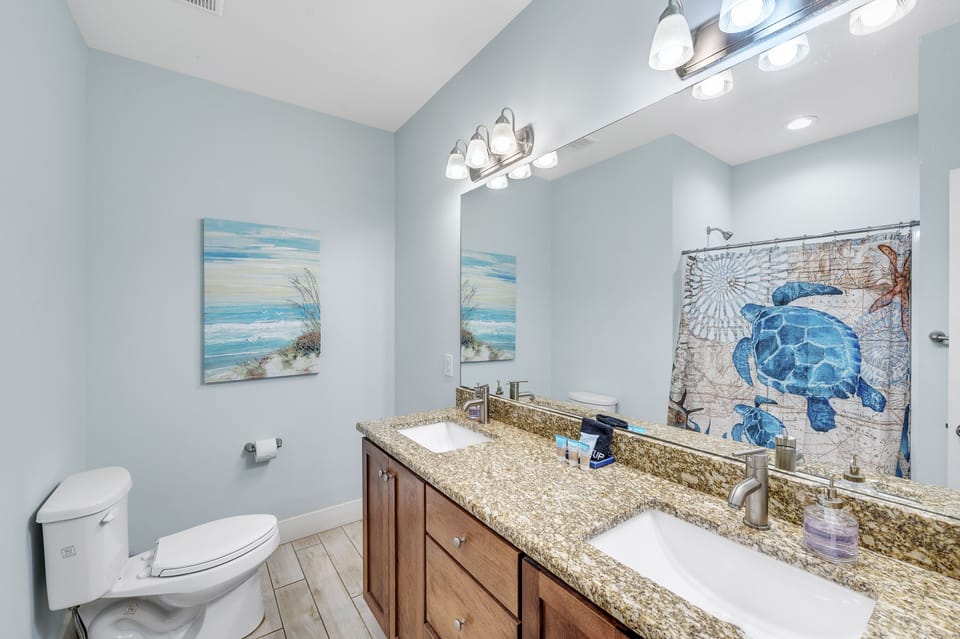 Spacious ensuite bath with a double vanity!
