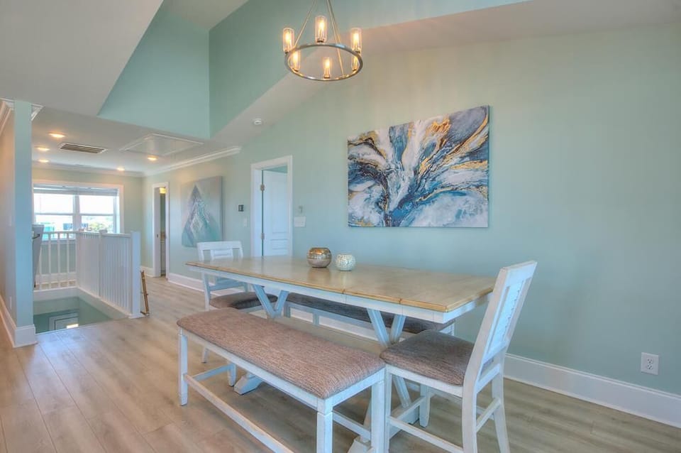Dining Room
GW 5.22.23