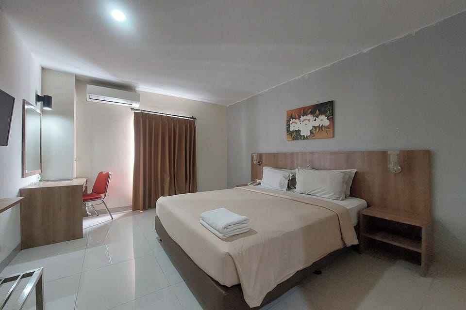 Premier Double Room | Desk, blackout drapes, WiFi (free)