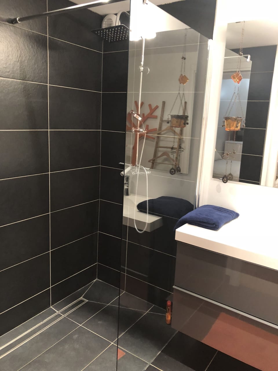 Comfort Room | Bathroom shower