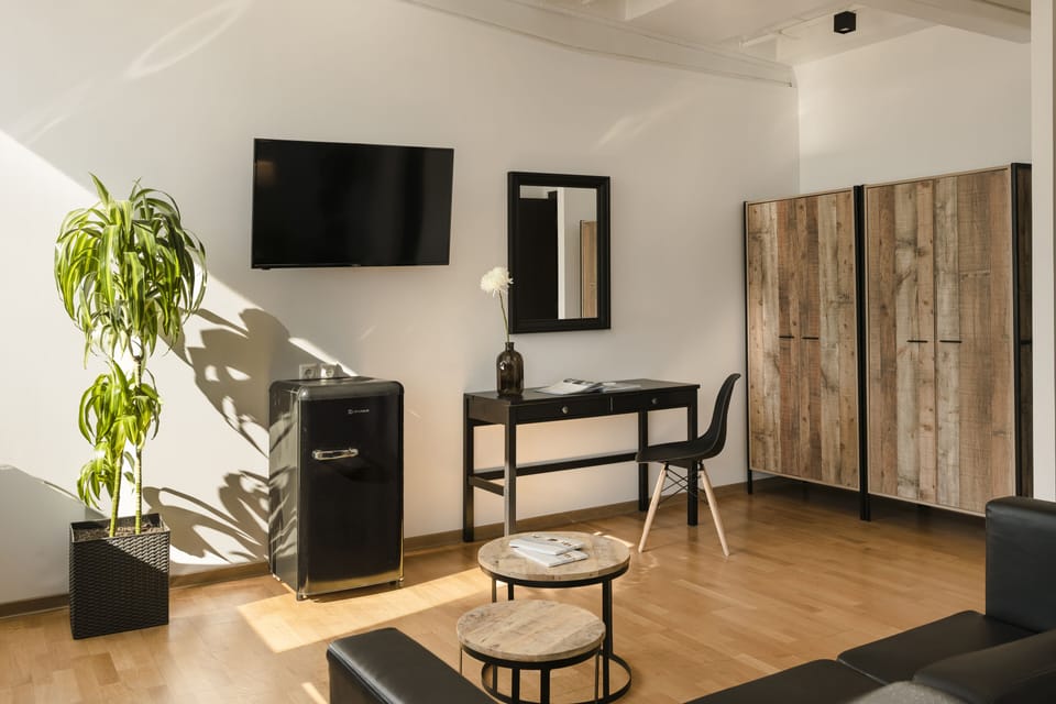 Acropolis Suite | 1 bedroom, premium bedding, in-room safe, laptop workspace