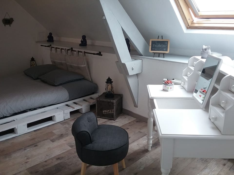 Comfort Double Room, 1 Queen Bed, Non Smoking | Desk, blackout drapes, soundproofing, iron/ironing board