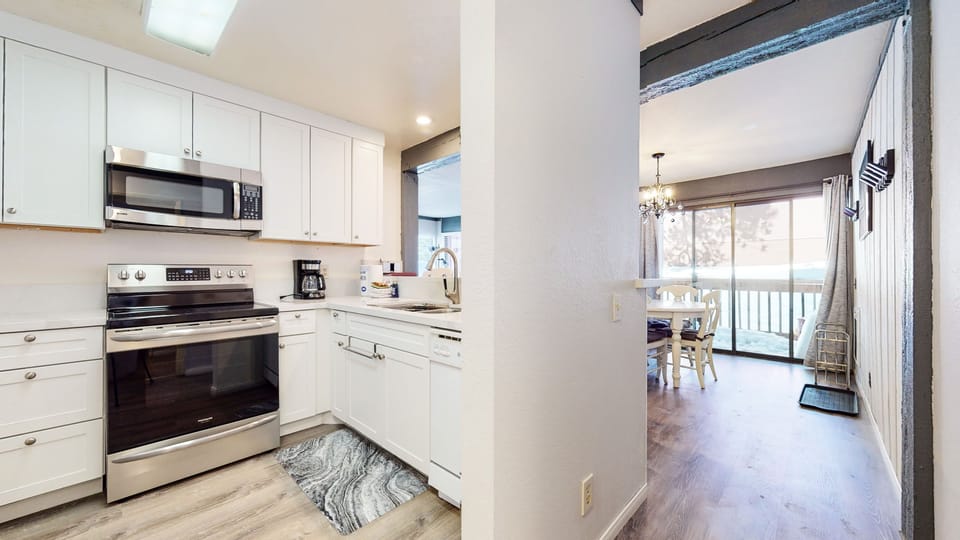 Condo, 1 Bedroom | Private kitchen | Coffee/tea maker, fridge, oven, toaster