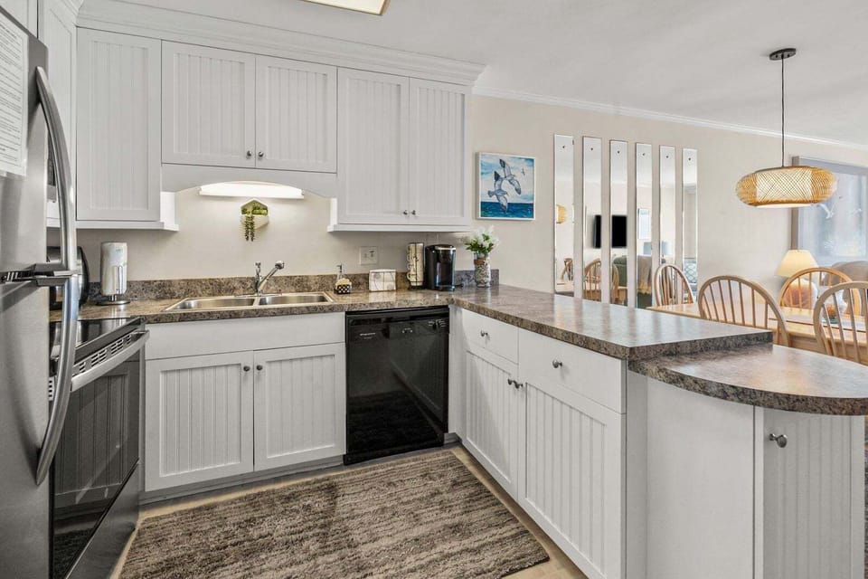 Condo, 2 Bedrooms | Private kitchen | Coffee/tea maker, fridge, oven, toaster
