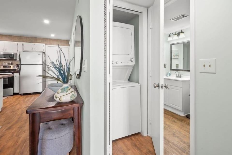 Condo, 2 Bedrooms | Interior
