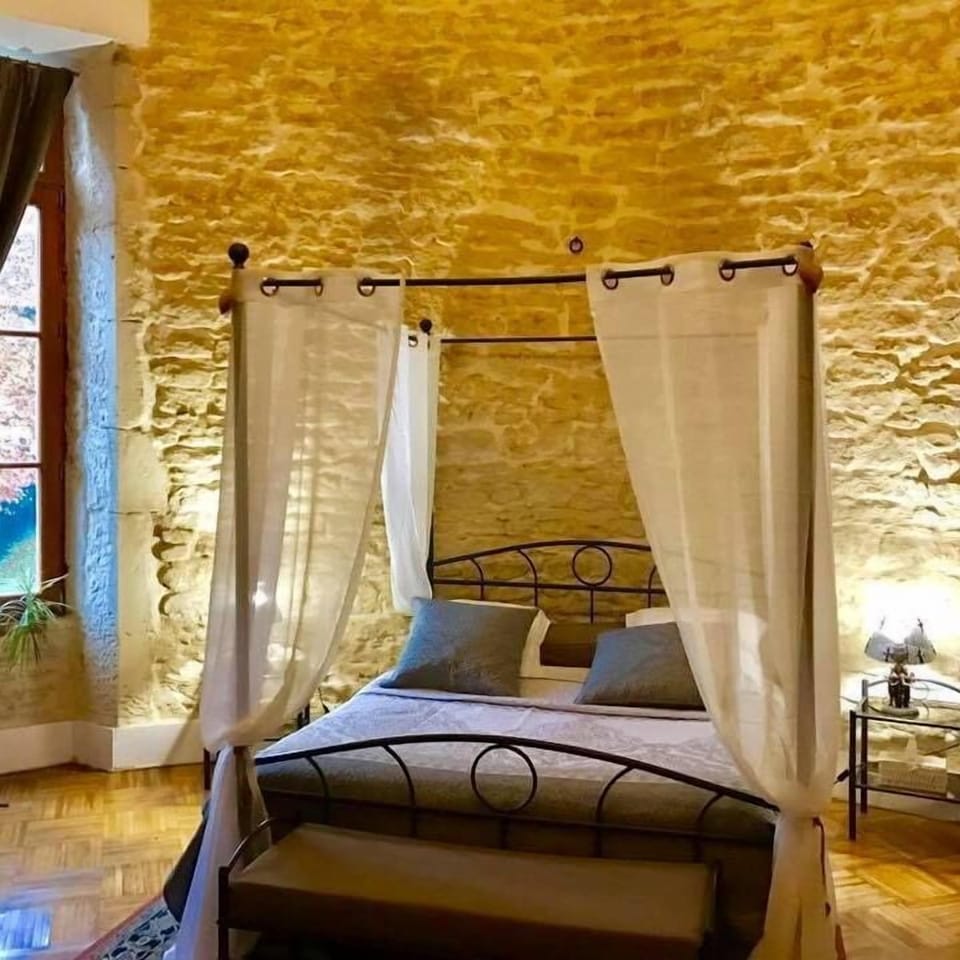 Honeymoon Double Room (Tourelle) | Desk, blackout drapes, soundproofing, iron/ironing board (on request)
