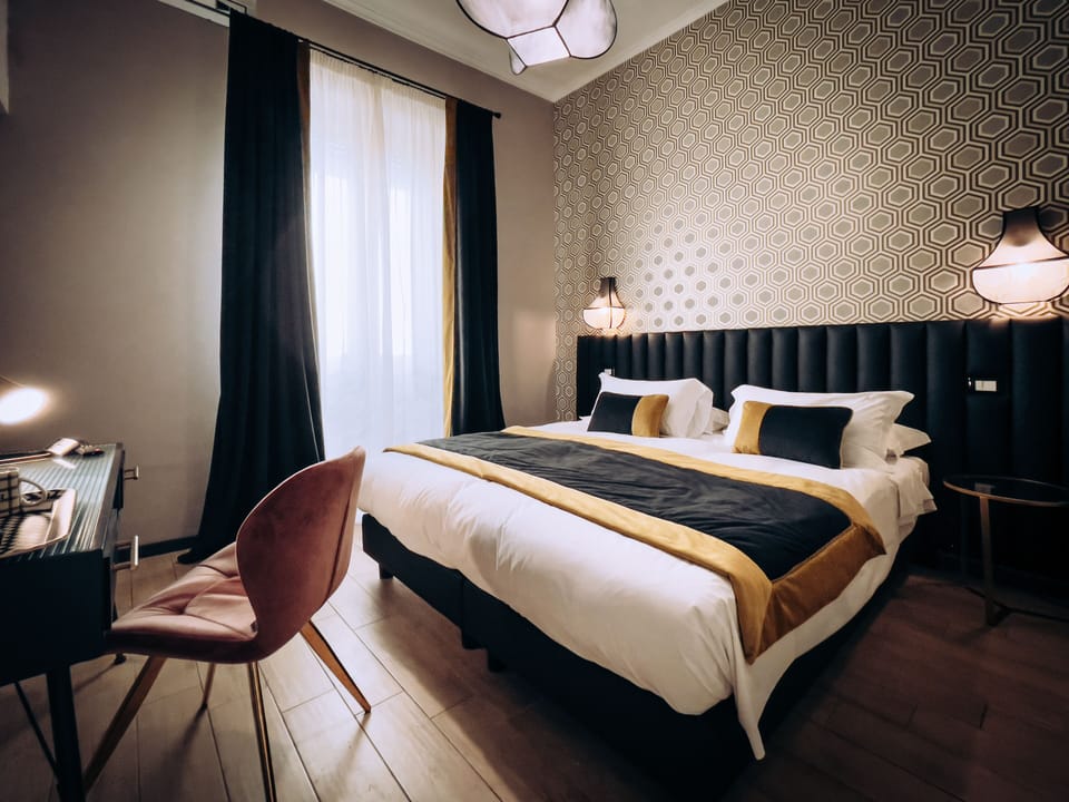 Triple Room | Desk, laptop workspace, free WiFi