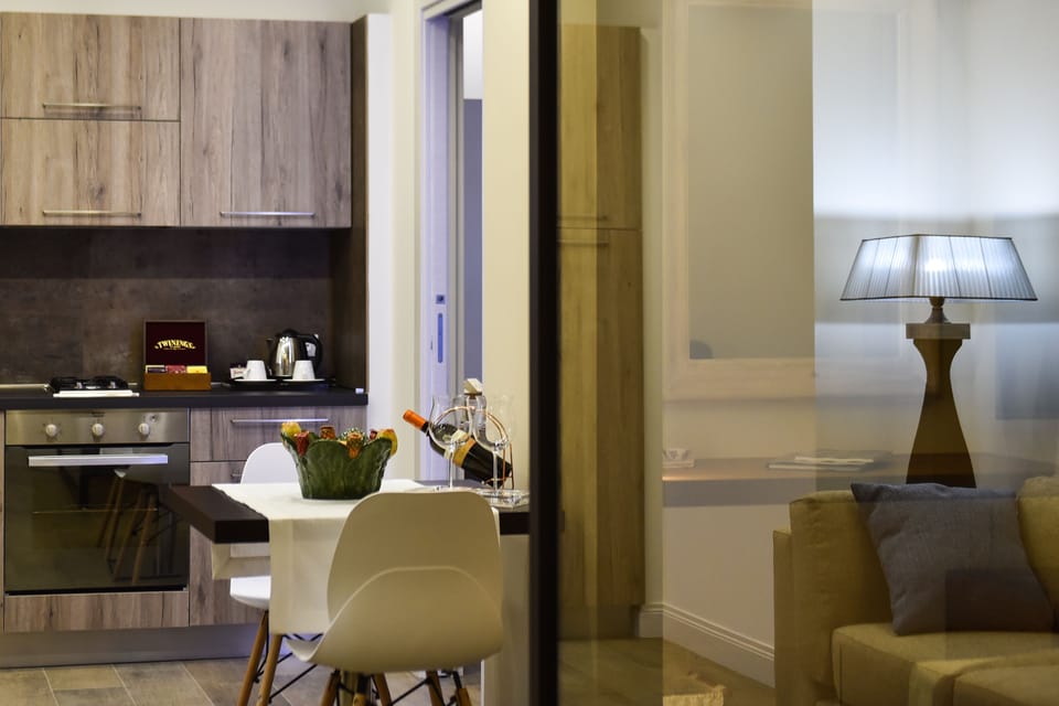 Junior Studio Suite, Kitchenette | Premium bedding, in-room safe, individually decorated