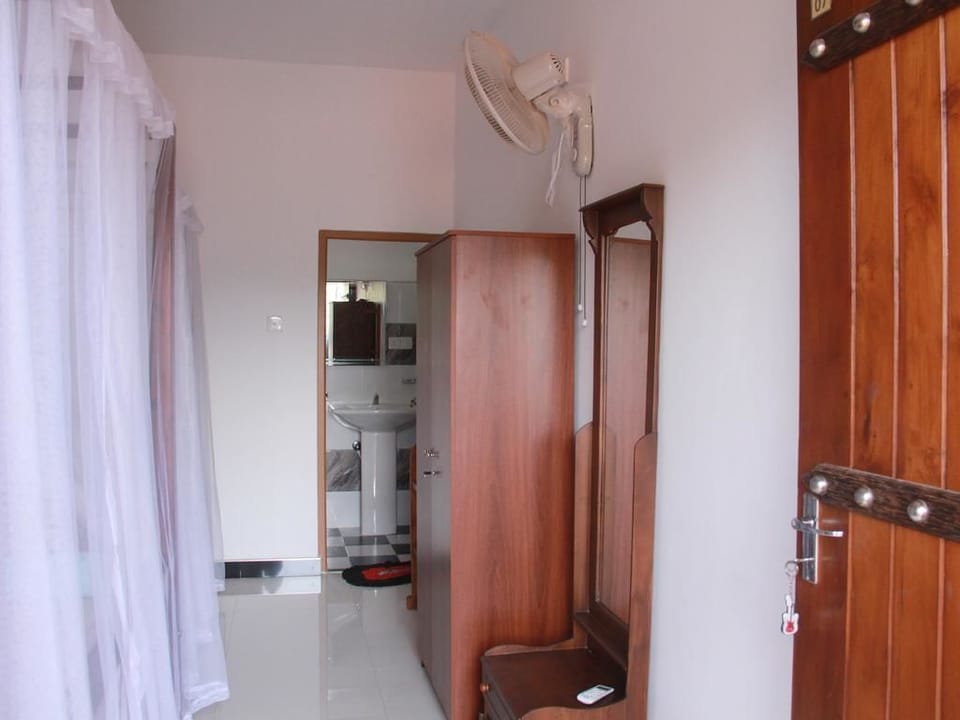 Double Room, Resort View | Desk, iron/ironing board (on request), WiFi (free), bed sheets