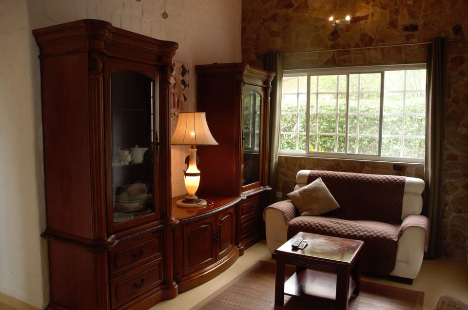 Deluxe Apartment | Desk, laptop workspace, iron/ironing board (on request), WiFi (free)