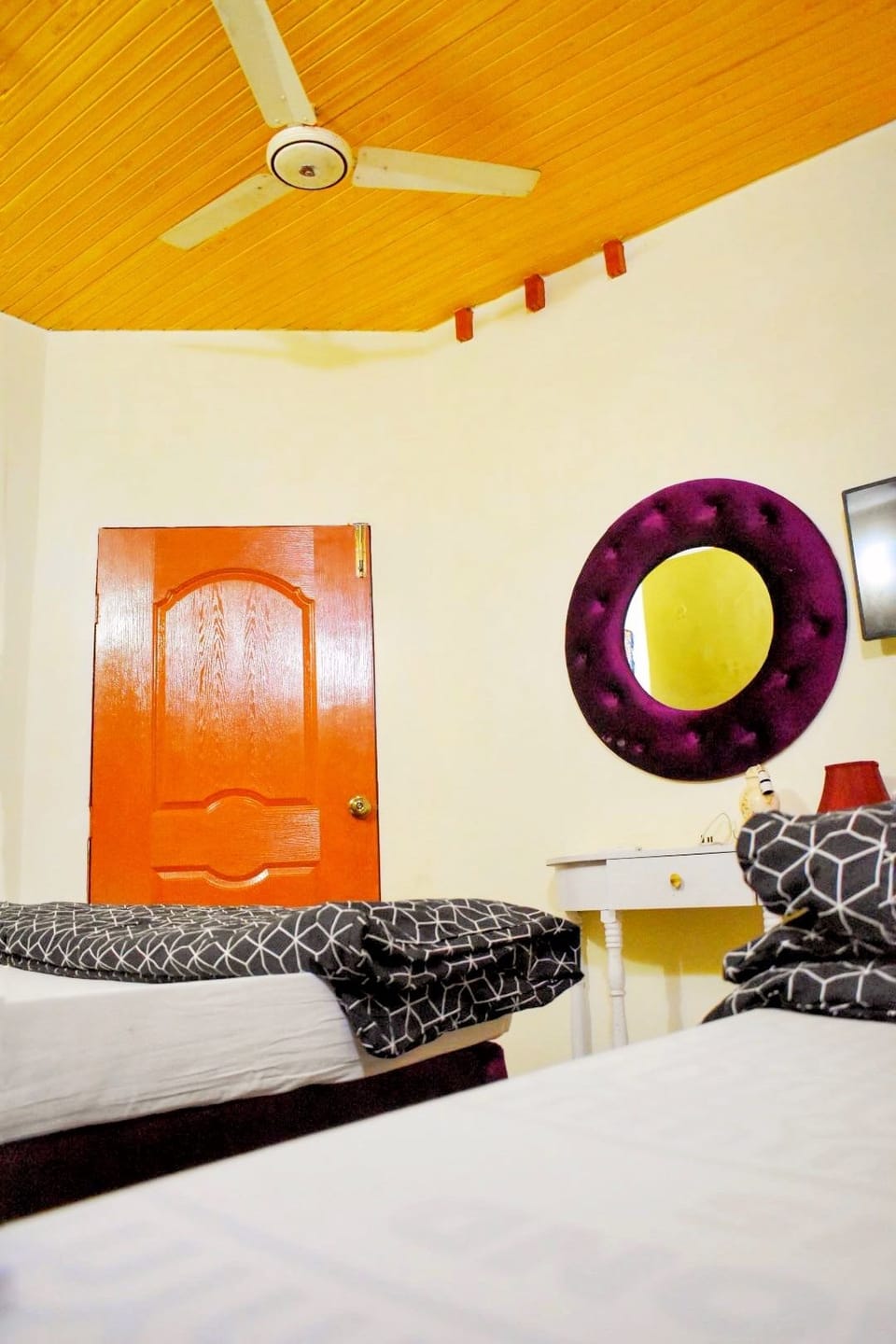 Executive Room, 1 Double Bed | Individually decorated, individually furnished, iron/ironing board