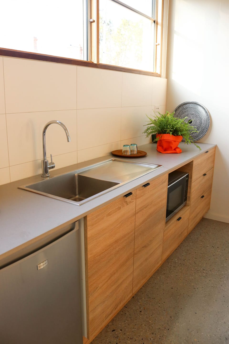 Kitchen with microwave , hot plates and toaster