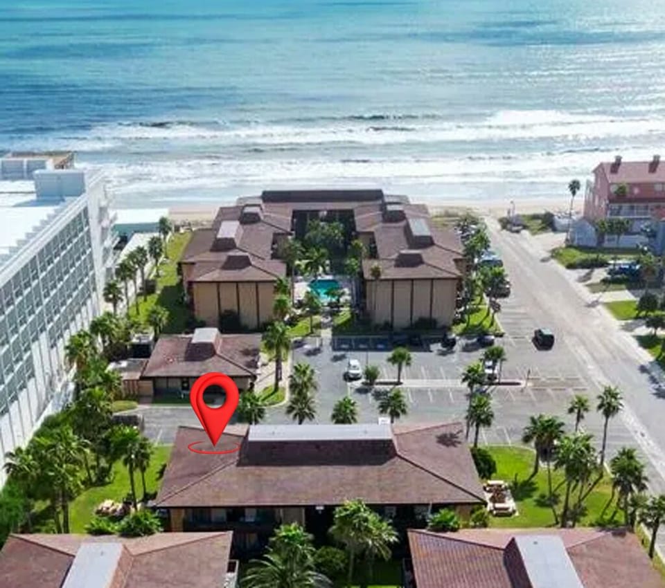 Just a few steps away from the beach & fun activities