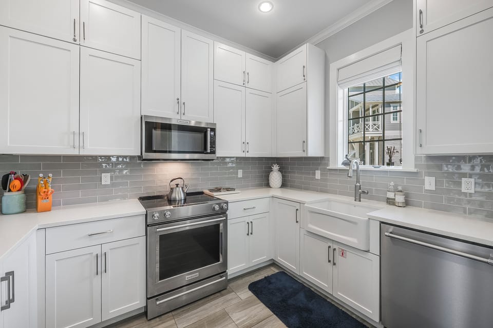 1st Floor, Kitchen