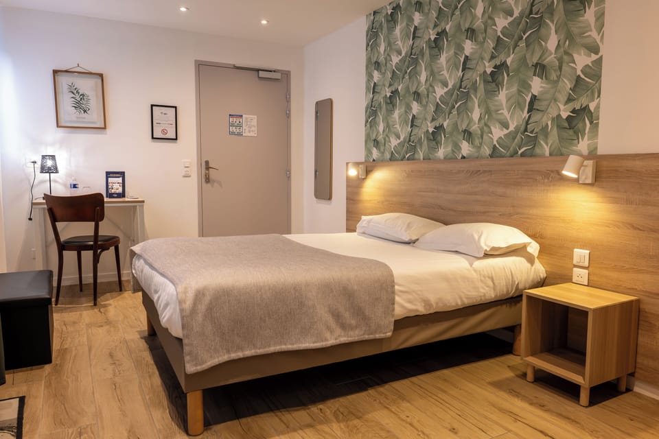 Comfort Double Room, Accessible | Individually decorated, individually furnished, desk, blackout drapes