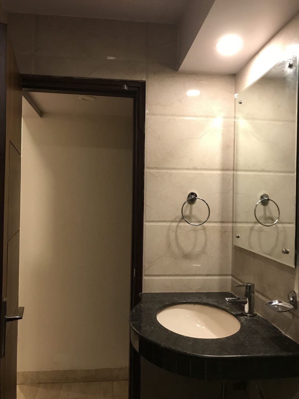 Executive Room, 1 Double Bed, Non Smoking | Bathroom | Shower