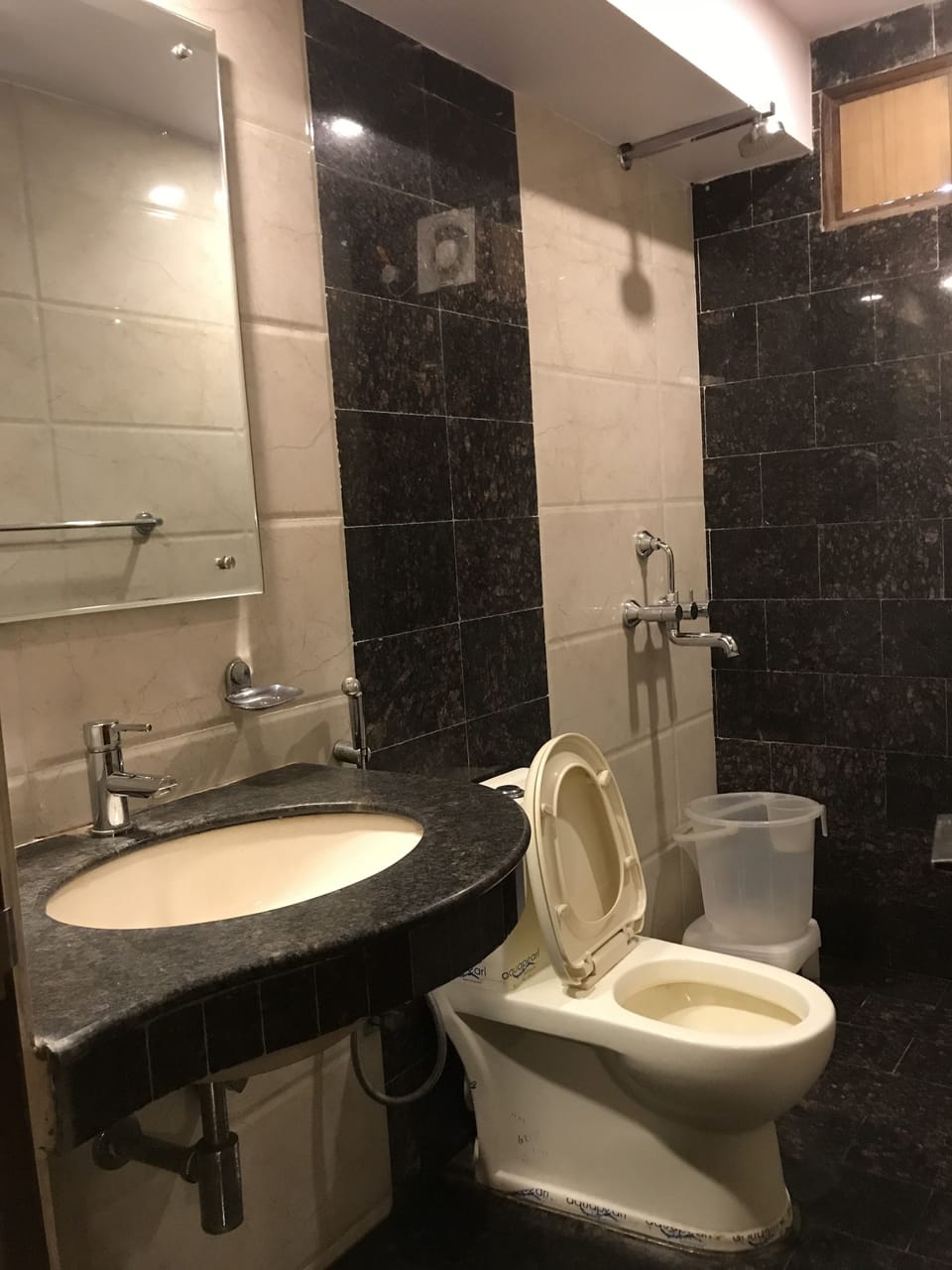 Executive Room, 1 Double Bed, Non Smoking | Bathroom | Shower