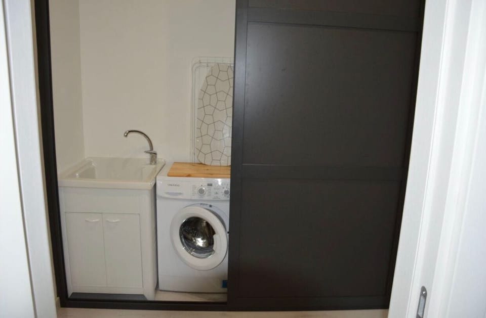Comfort Apartment, 1 Bedroom | Bathroom | Separate tub and shower, jetted tub, bidet, towels