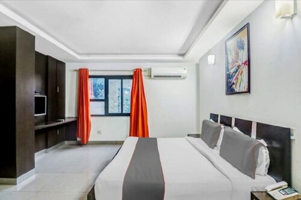 Luxury Triple Room | 1 bedroom, Egyptian cotton sheets, premium bedding, in-room safe