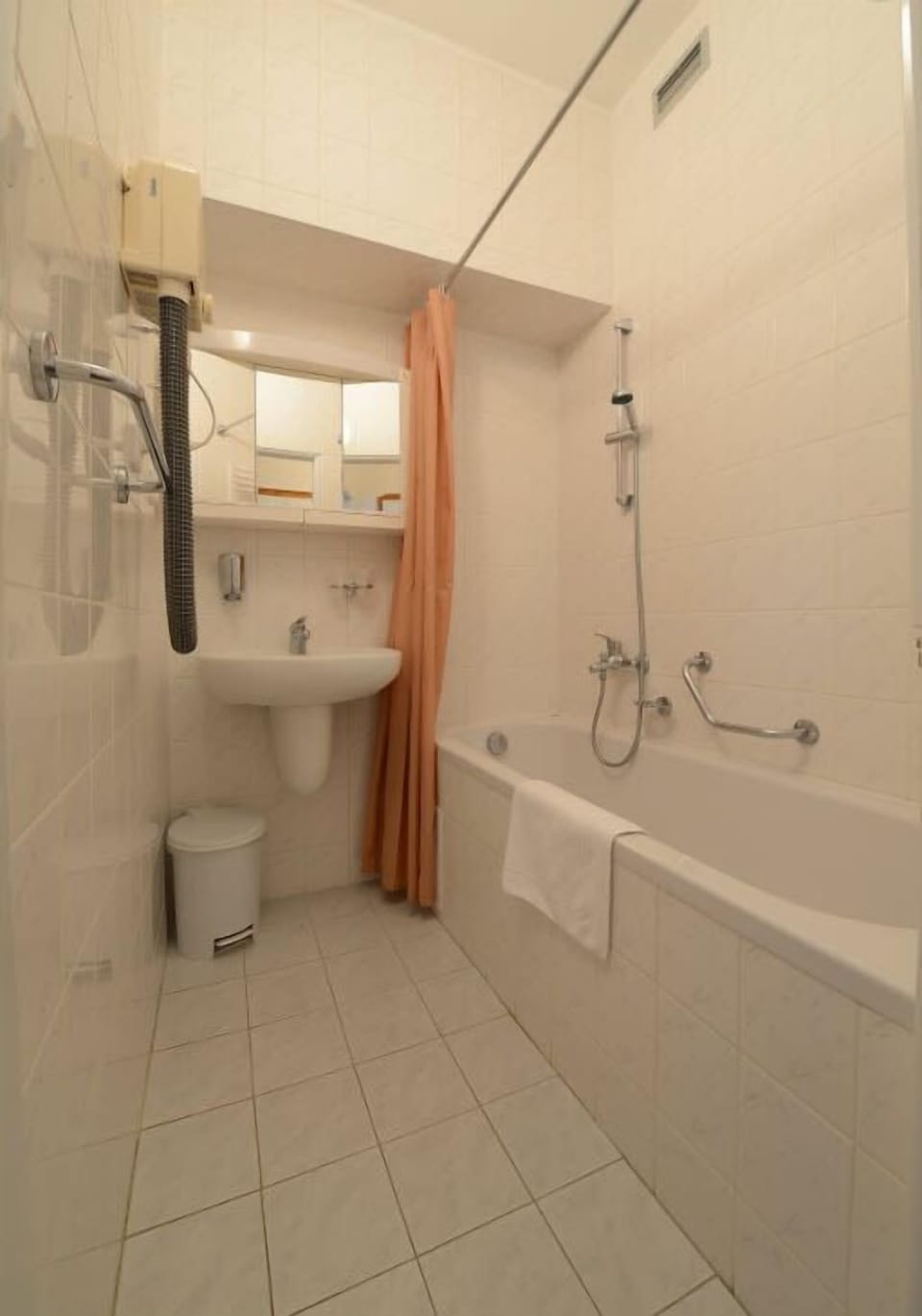 Free toiletries, towels