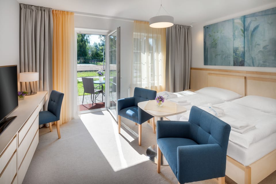 Double Room (Harmonie) | 1 bedroom, in-room safe, desk, blackout drapes