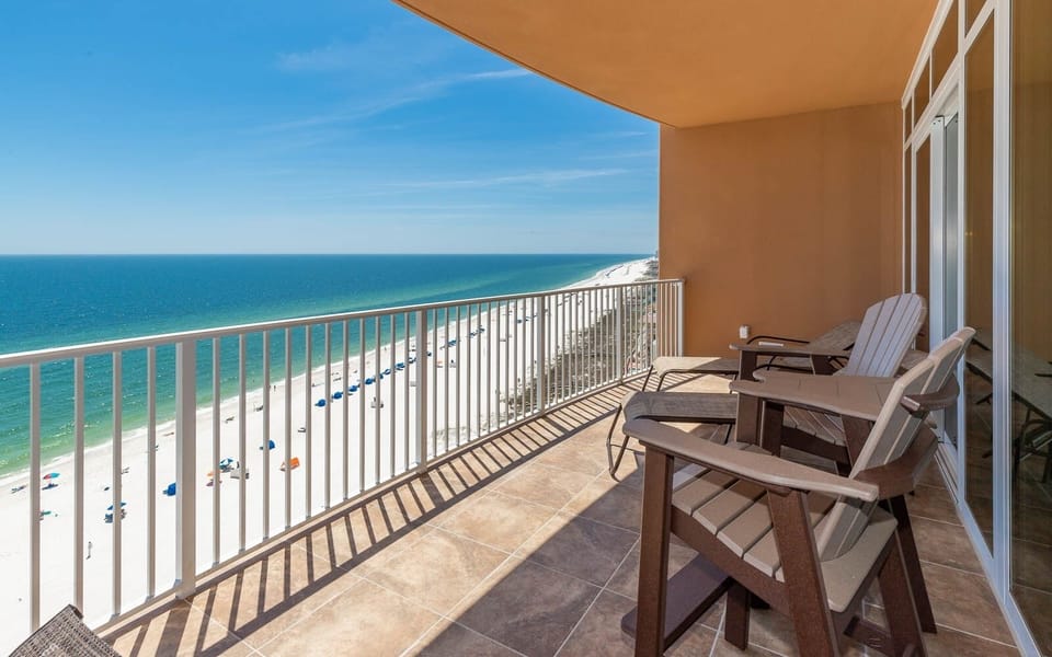 Relax on the balcony, soaking in the refreshing coastal breeze and breathtaking views of the shore below