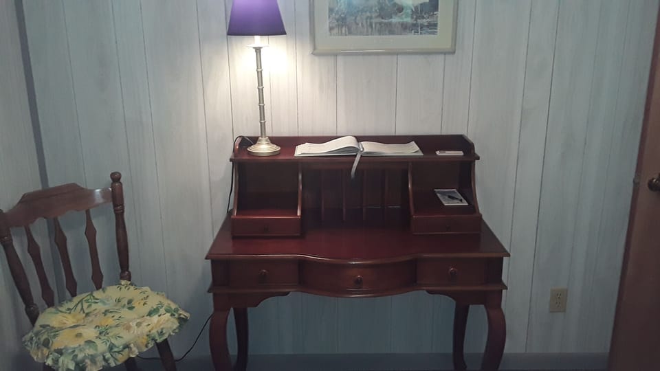 good  work station