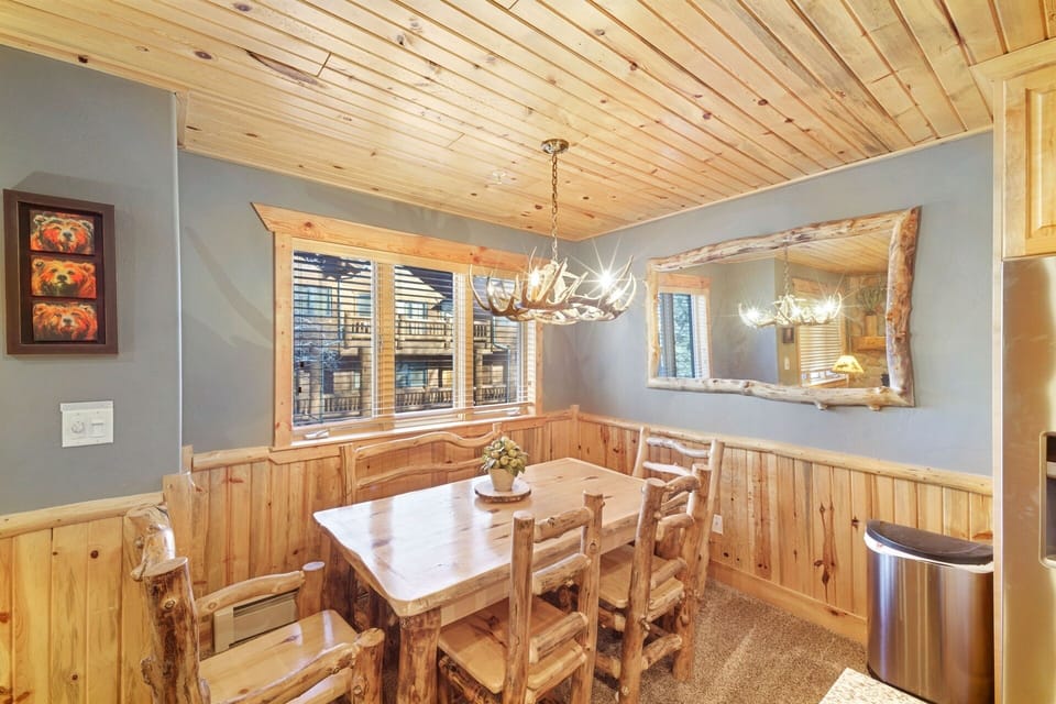 Another view of the dining room.