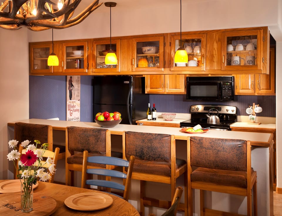Take a seat at the breakfast bar or entertain at the dining room table.