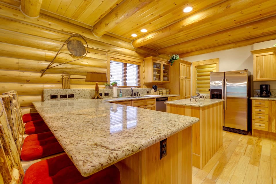 Kitchen | Trash Bags & Paper Towels