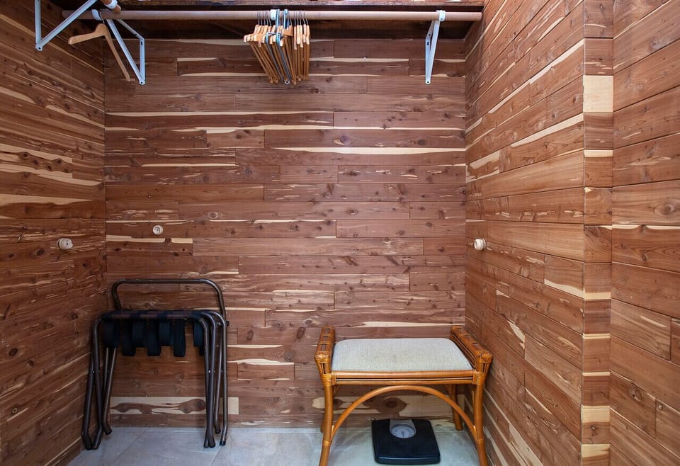 Sands of Kahana 215 - Walk-in closet
