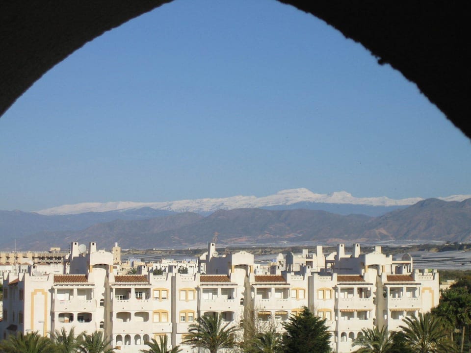 View of snow capped Sierra Nevada mountains