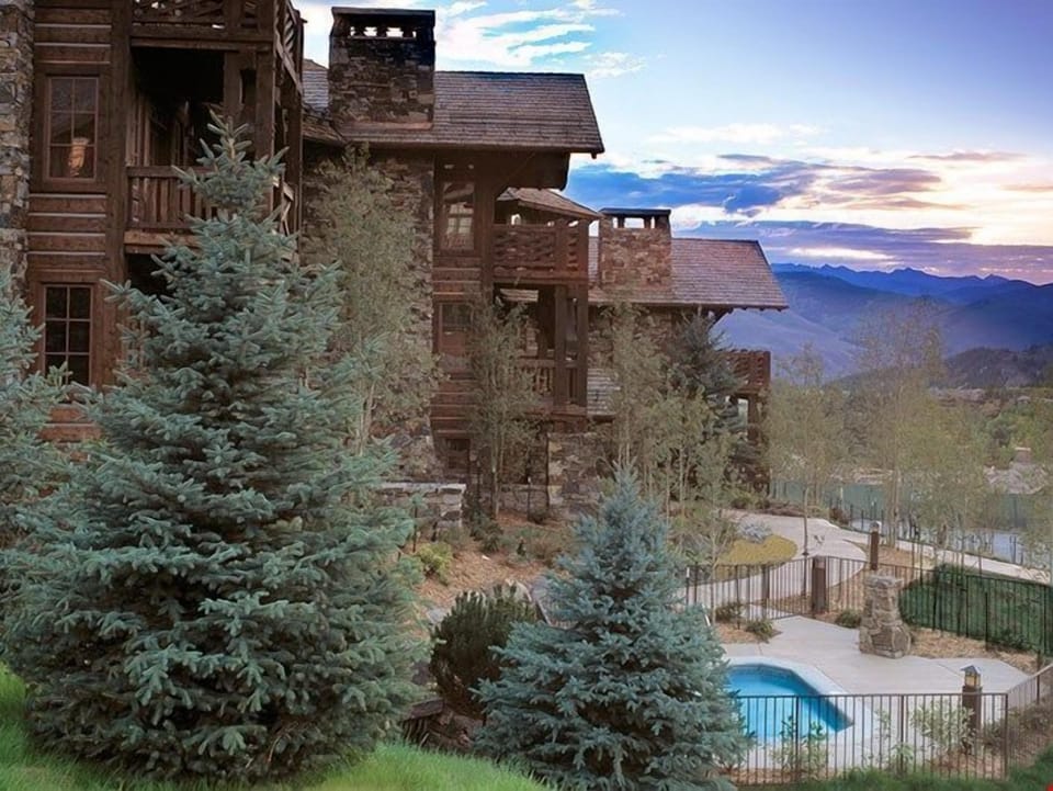 Welcome to Settler's Lodge in Beaver Creek!