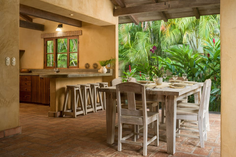 Kitchen/ Dining Area