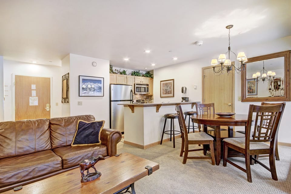 Take advantage of the fantastic fully-equipped kitchen.