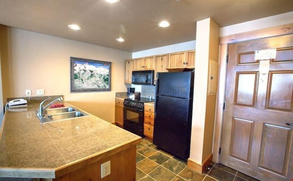Cook delicious meals in the fully-equipped kitchen