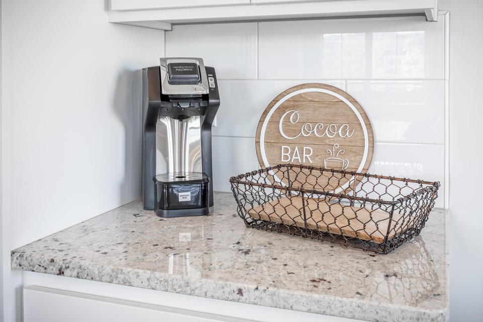 House, Multiple Beds, Mountain View (Happy Place) | Coffee and/or coffee maker