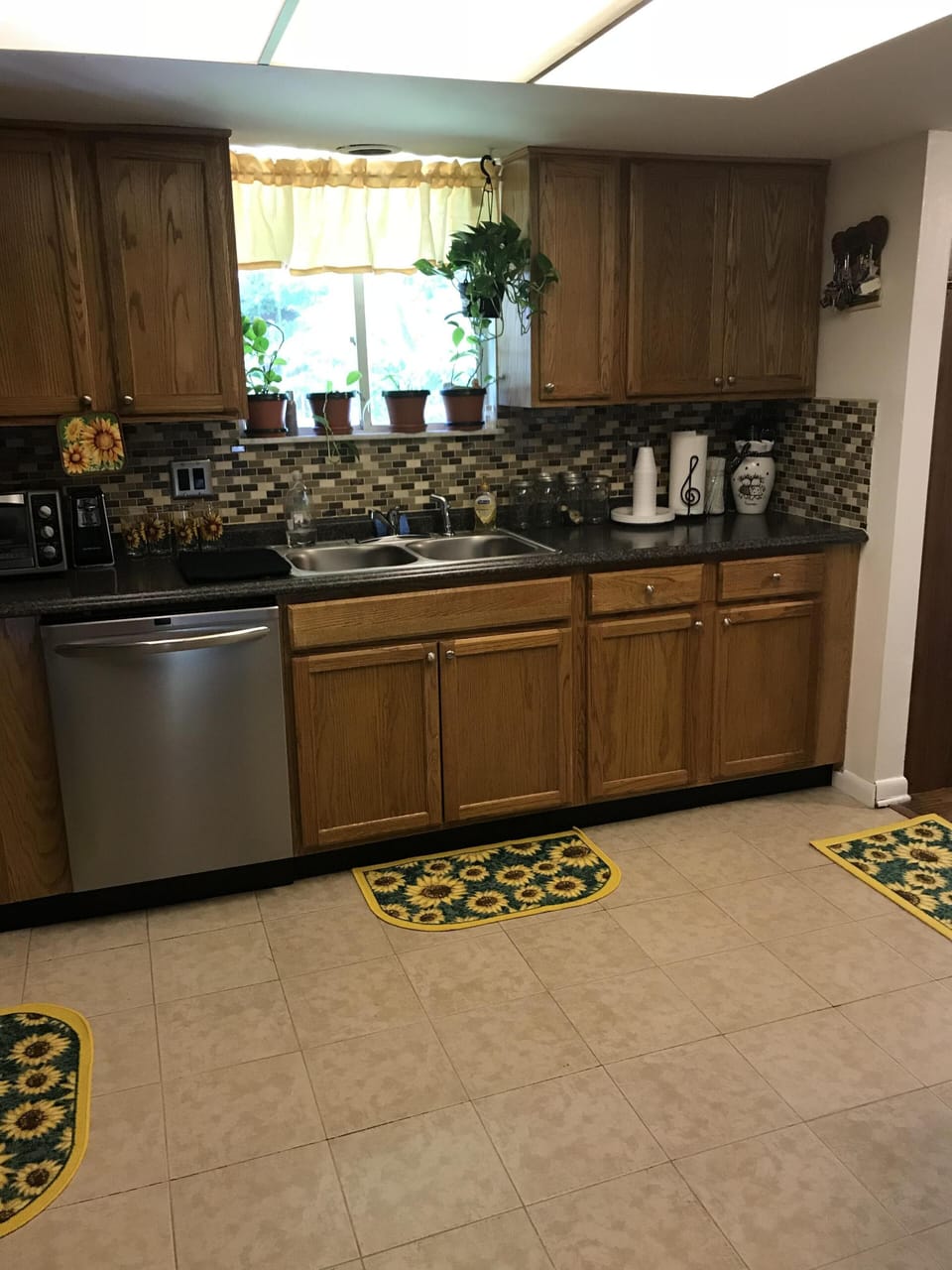stove microwave dishwasher toaster/toaster oven blender, nutri bullet and keurig