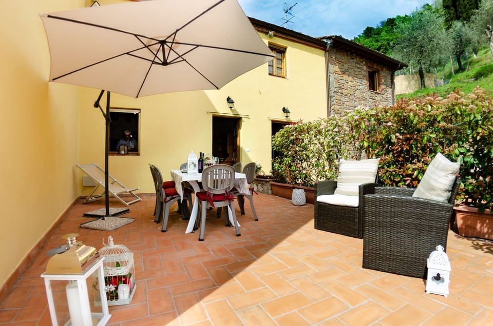 Balcony / Terrace / Patio, Building Exterior, Garden, Outdoor, Pool